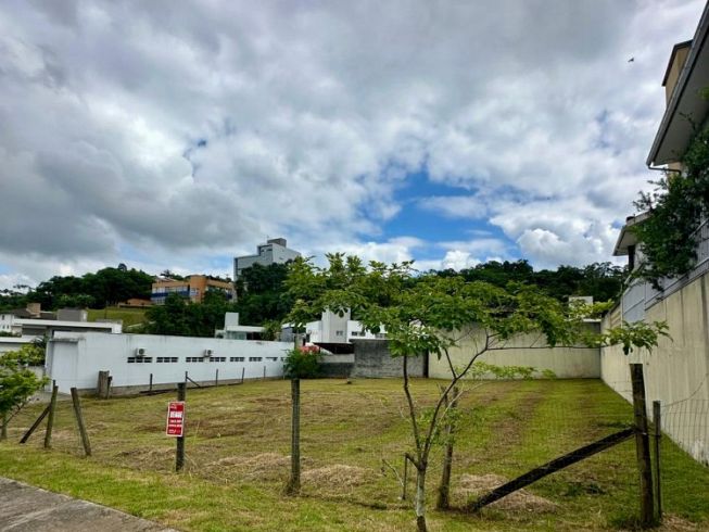 Terreno no Bairro Santa Catarina